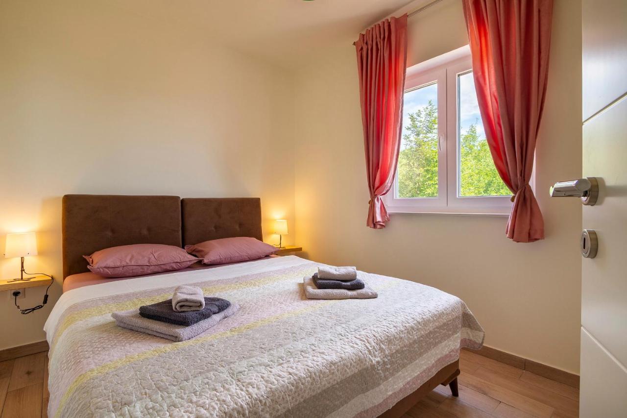 Apartmani Smokovo Jadranovo Extérieur photo